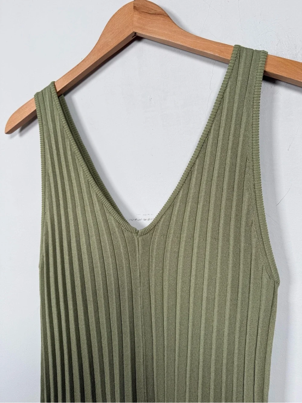 Lalavon Sleeveless Olive Ribbed V-Neck Maxi Dress, Size M, Great Condition!